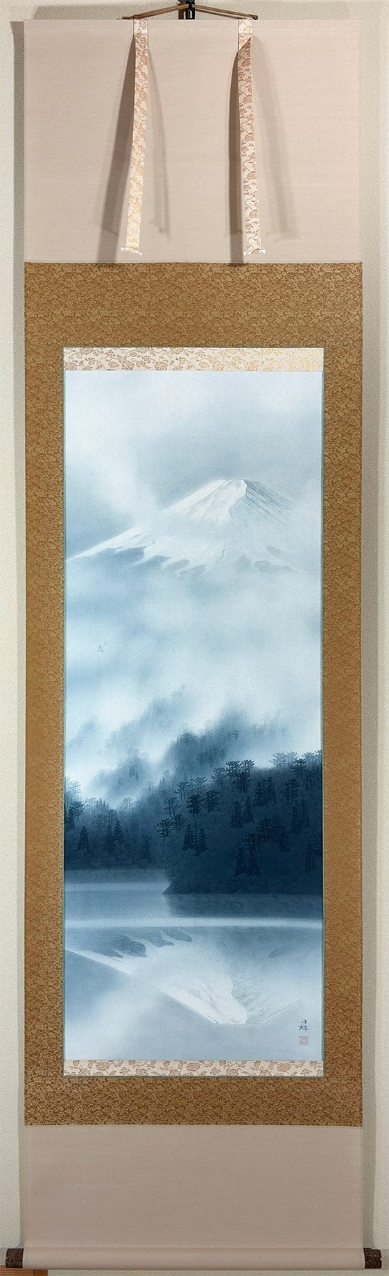 映る富士