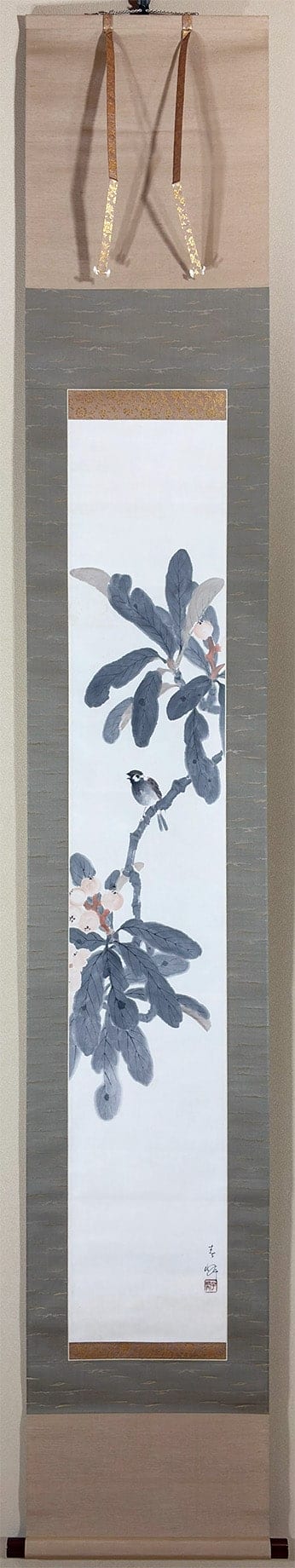 枇杷に雀