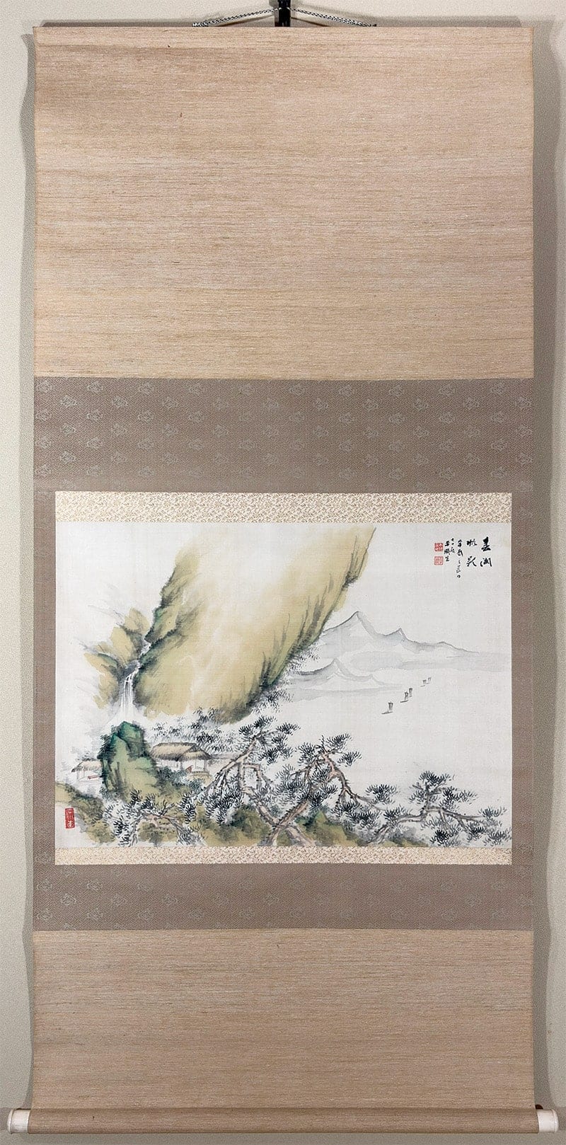 春湖帆影